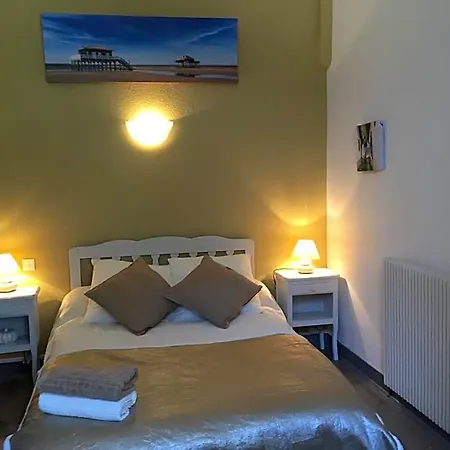 Des T Bed and Breakfast Αρασόν