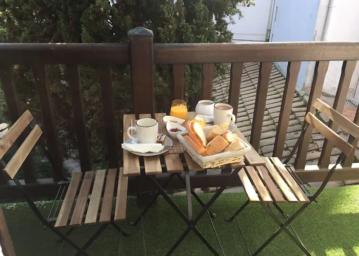 Des T Bed & Breakfast